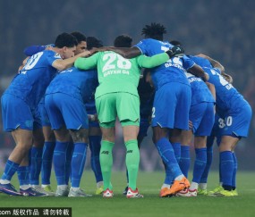 酋长球场失守，阿森纳争冠路遇坎坷：约克雷斯抱怨场地，曼城虎视眈眈