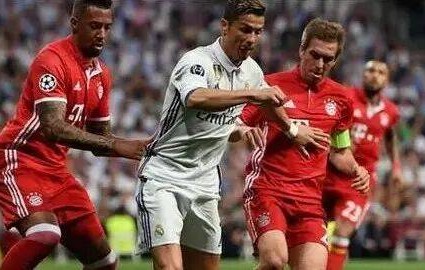 欧冠历史上，相遇次数最多的两队是皇马拜仁，28次——那么世界杯历史上，哪两个球队相遇最多