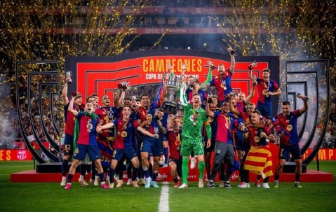 国王杯国家德比战：巴萨加时绝杀捧杯，皇马赛季崩盘四大皆空