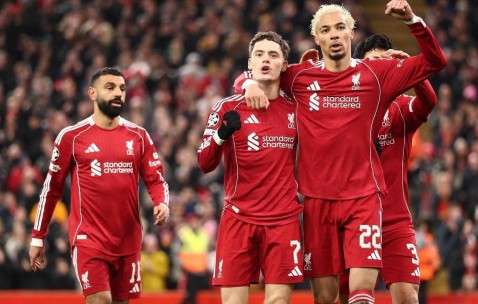 利物浦狂胜6-0，萨拉赫惊艳世界波，豪取三连胜顺利晋级淘汰赛