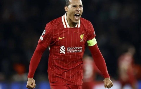 三连败只是序幕，利物浦面前是皇马和曼城，斯洛特为执着付出代价