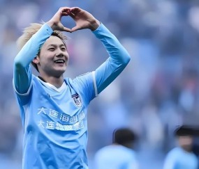 毛伟杰6月份将以400万转会费加盟德甲多特蒙德！新东家承诺核心位置，却被辟谣