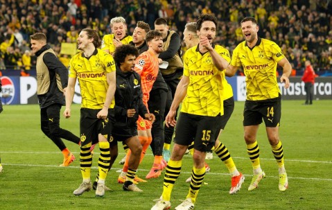 一场2-2，上演补时绝平，德甲第2出岔子，被拜仁甩开，争冠悬了