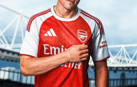 罗马诺：约克雷斯加盟阿森纳手续全部完成，未来24小时内进行体检