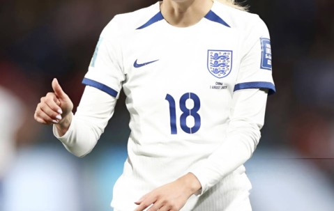 英格兰甜妹凯莉：拥有张柏芝面容和卡洛斯大腿，点球时速超伊萨克