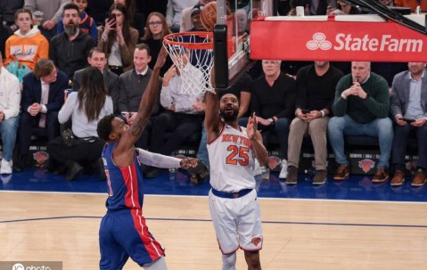 坎宁安42+8+13 布伦森33分活塞战胜尼克斯